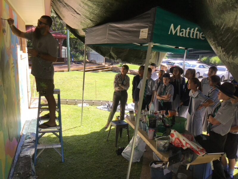 Flinders Primary art with Mulga the artist